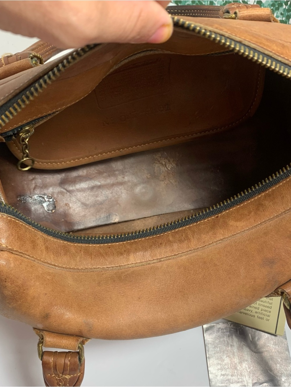 Unidentified lot purses of 2 Leather Satchel & Black Leather Hobo Shoulder Bags - Picture 9 of 16